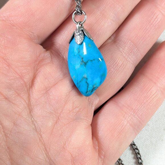 Turquoise stone necklace - Picture 6 of 6
